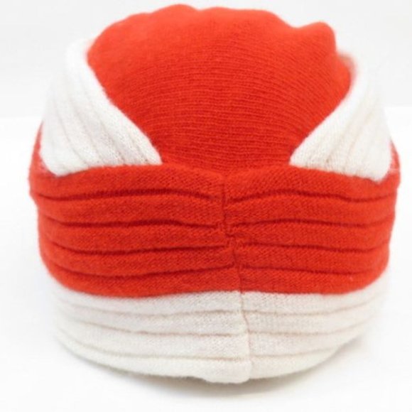 Gucci Knit Hat with Crystal Brooch in Red - Picture 3 of 7